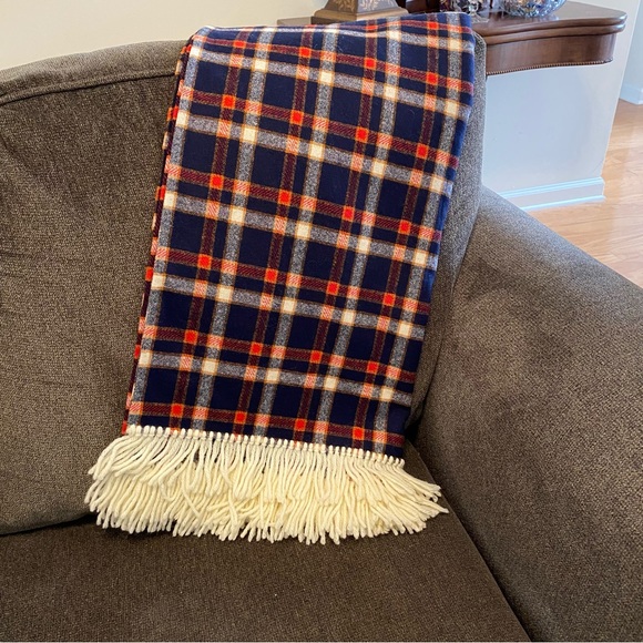NWOT Lg Pendleton Style Plaid Blanket with fringe - Picture 1 of 4